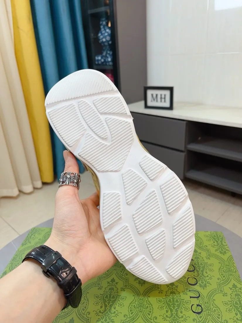 Men's shoes 💰560🌹🌹【GUCCI】pop-up casual sneakers with daddy outsole, breathable and comfortable, easy to walk, versatile style for trendy men, upper with cowhide edge and rhinestone design on the outsole➕genuine leather lining➕Gucci's popular original outsole, sports and running style, super comfortable. Code number 38-44